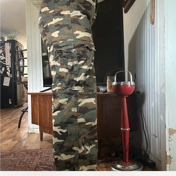 Levi’s 94 baggy camo cargo pants - Picture 3 of 6